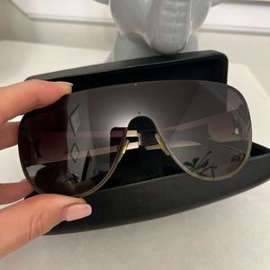 Versace VE2166 Aviator Sunglasses + case